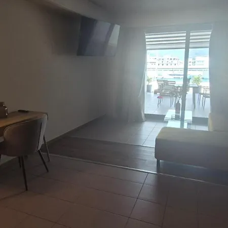 Apartment Thalori